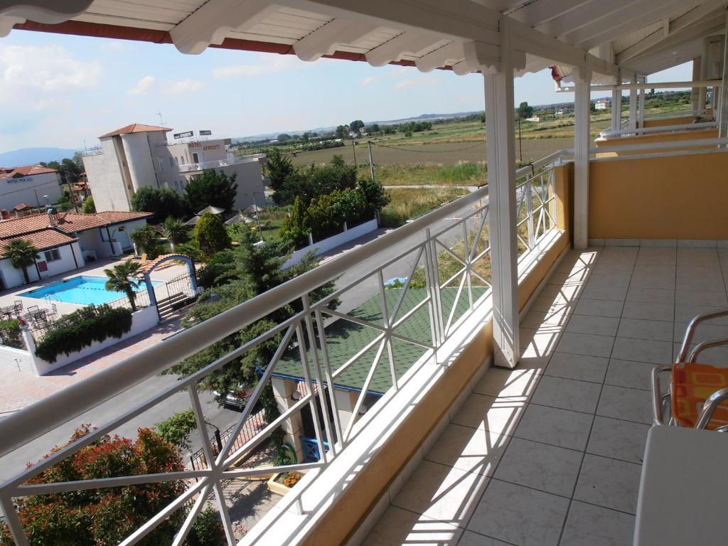 Oasis Aparthotel Paralia Katerinis Exterior photo